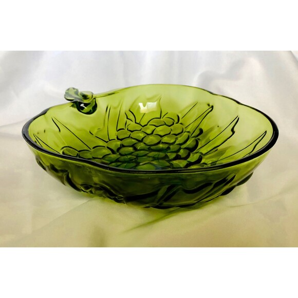 VINTAGE INDIANA GLASS Salad/Serving Bowl, Strawberry Shaped, GORGEOUS - Picture 3 of 10